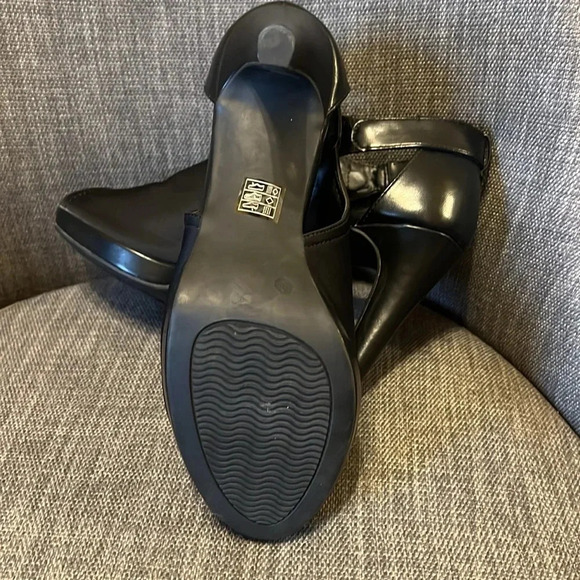 Open Toed Power Heel - Picture 3 of 4